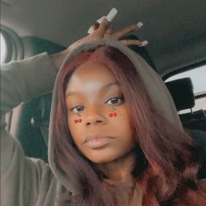 Meet your Posher, Destinee